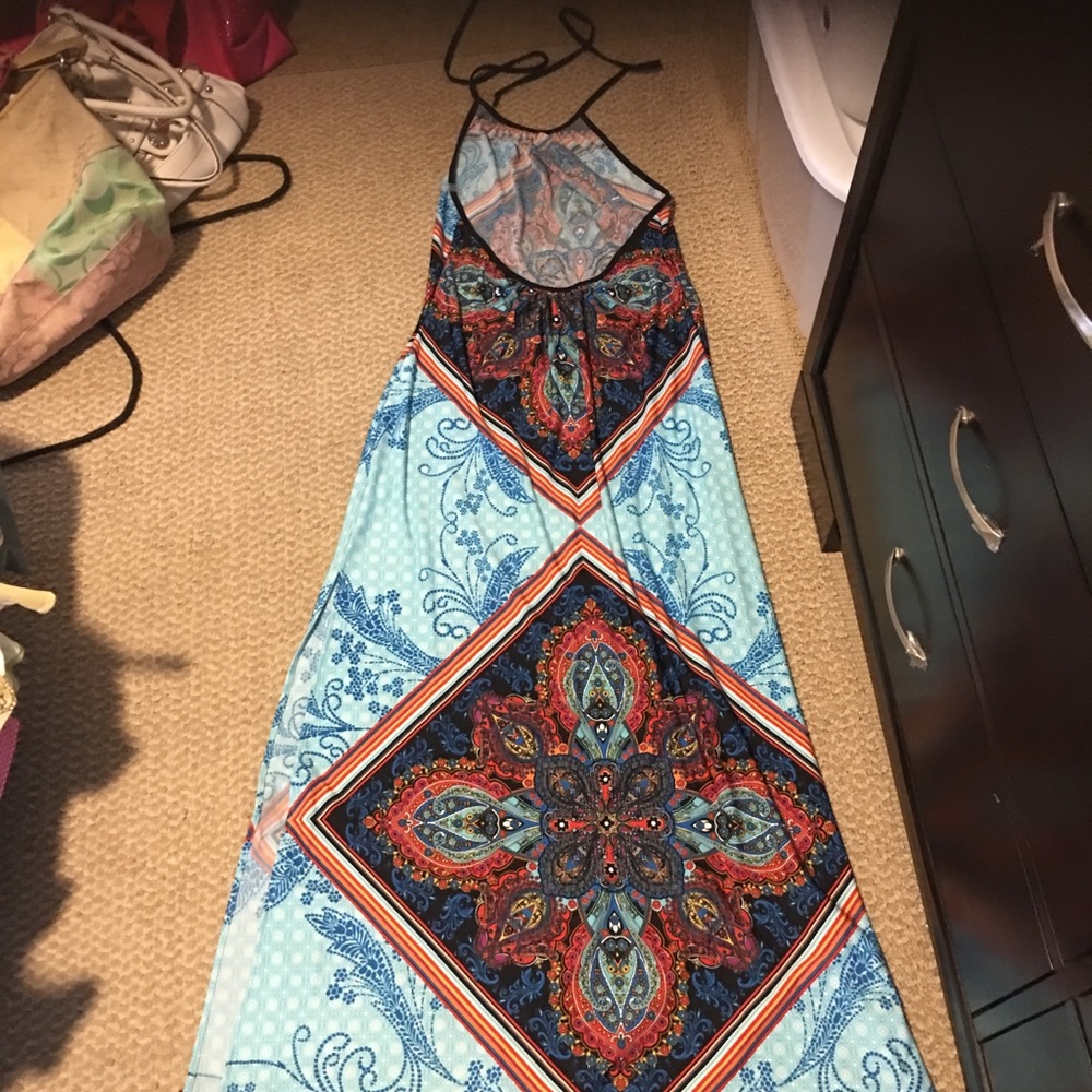 Dress - Picture 3 of 4